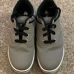 Brand New Boys Grey Heelys size US 5